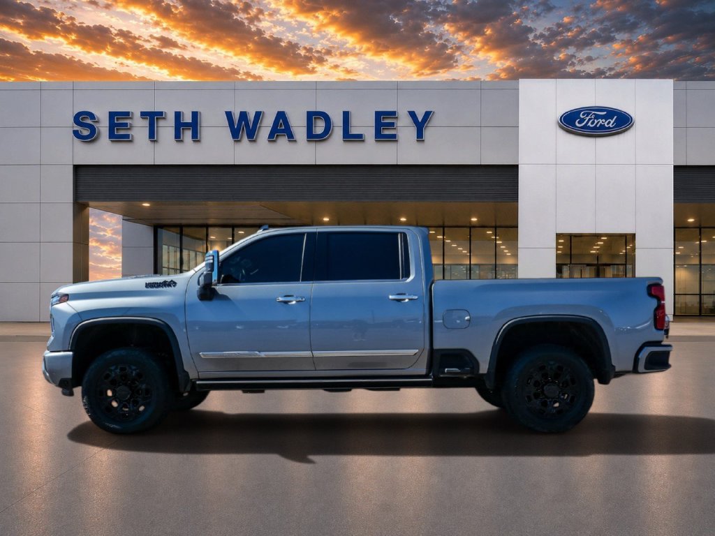 Used 2024 Chevrolet Silverado 2500 High Country w/ High Country Premium Package AWD/4WD image 4