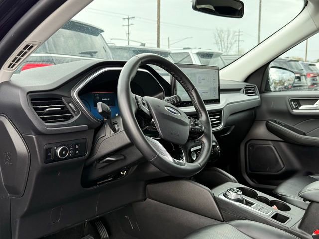 Certified 2024 Ford Escape Platinum AWD/4WD image 15