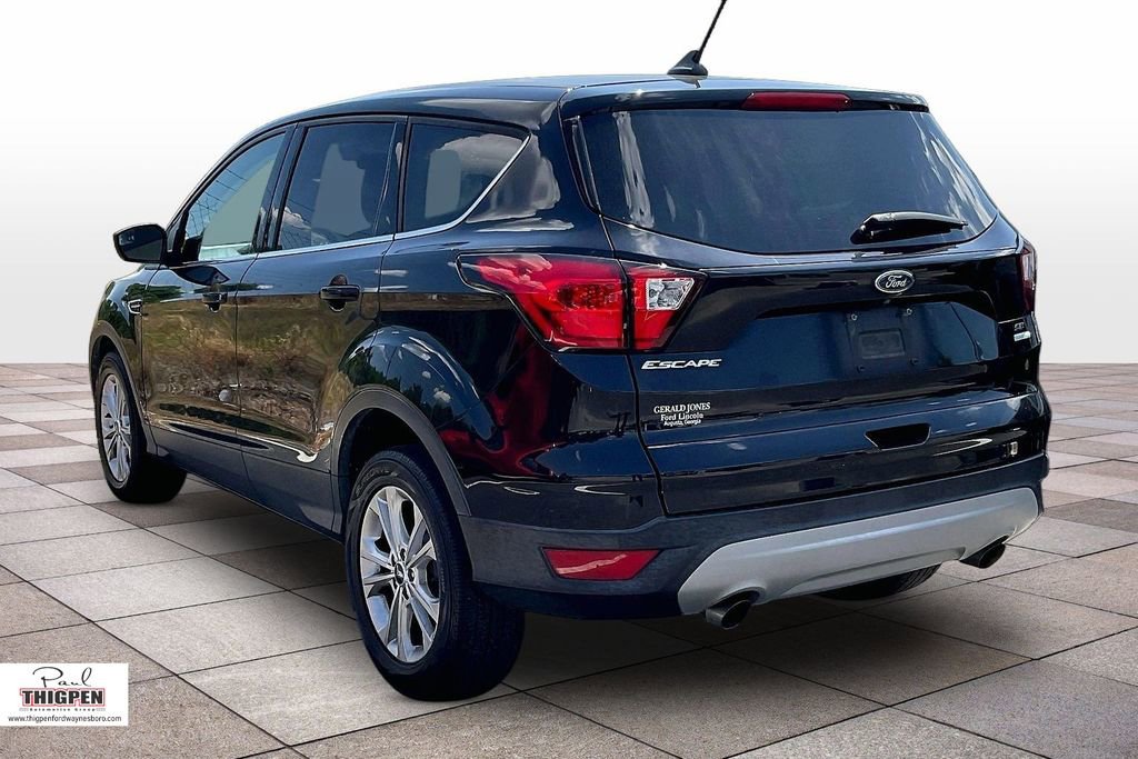 Certified 2019 Ford Escape SE FWD image 2