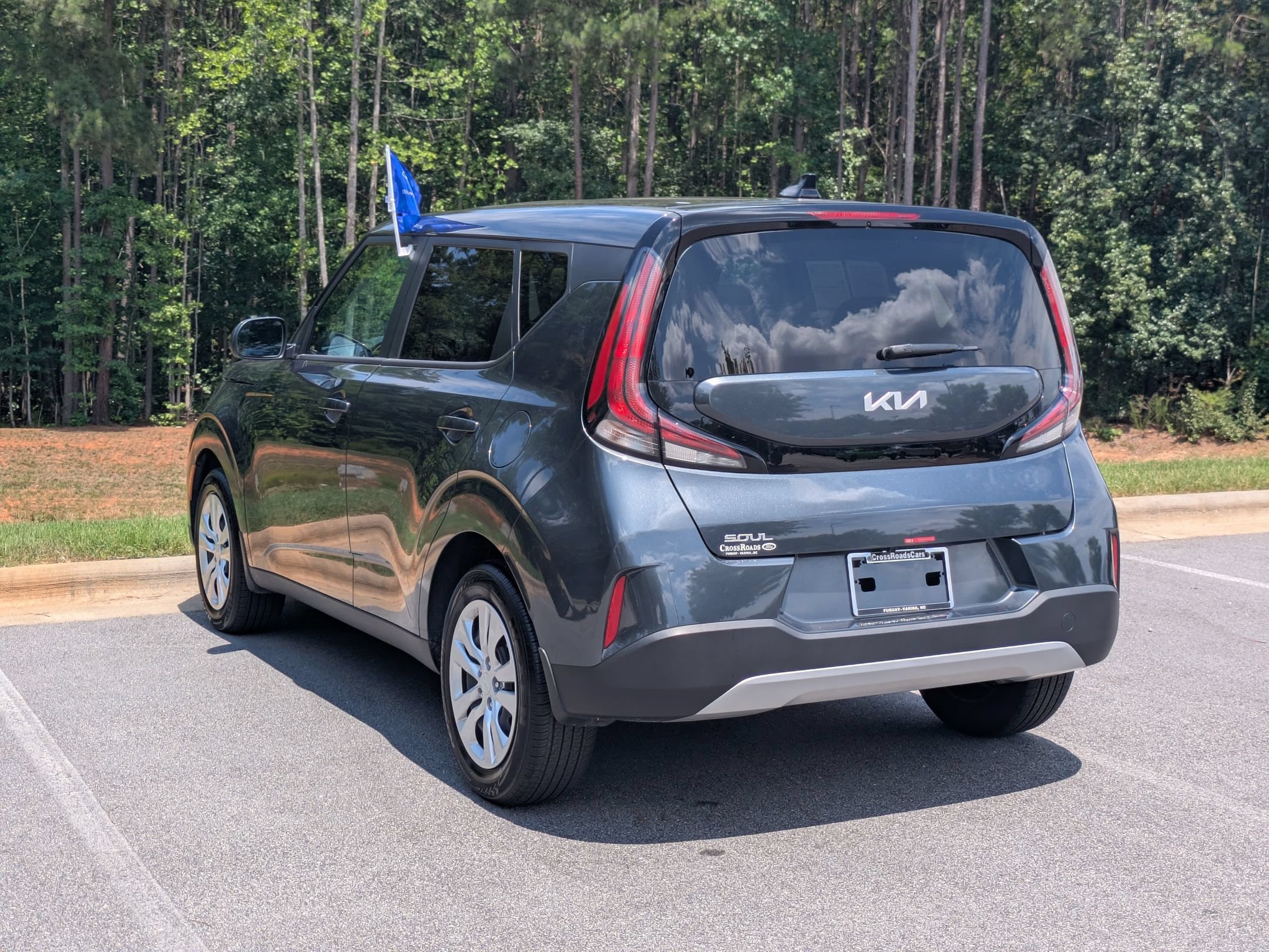 Used 2025 Kia Soul LX FWD image 5