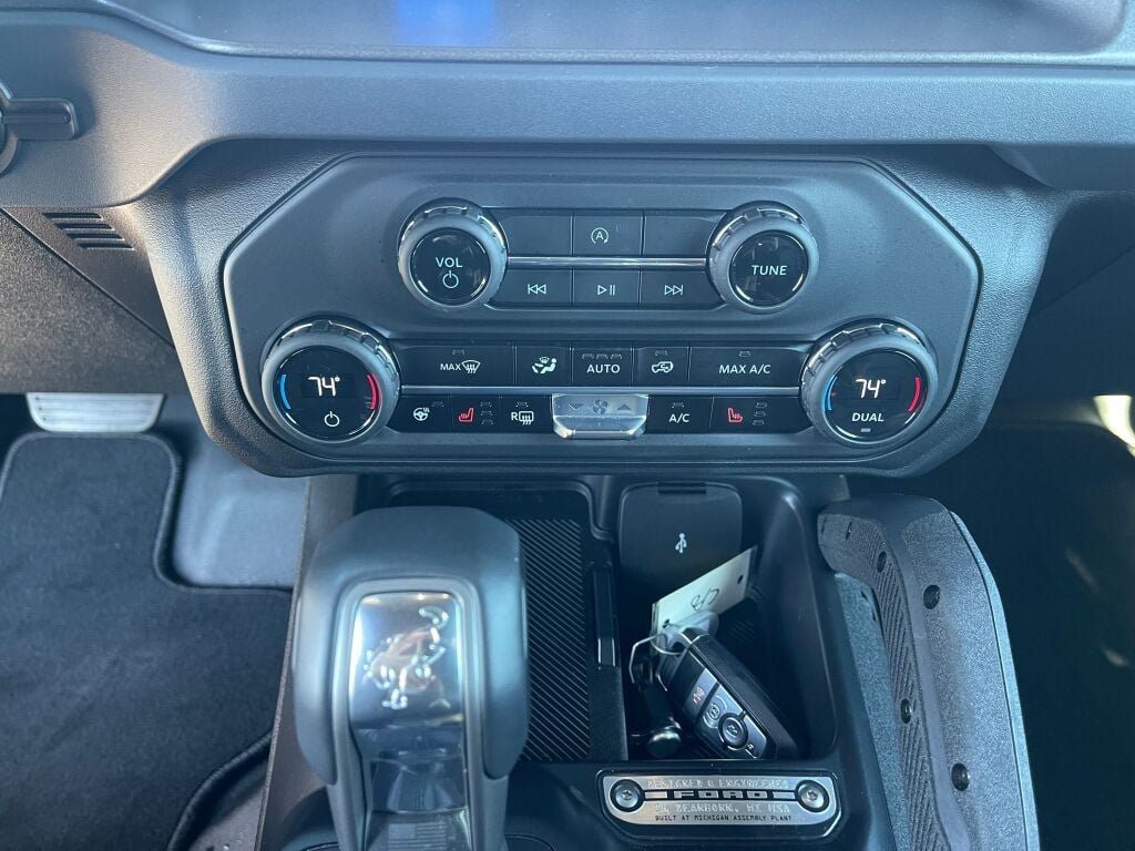 Certified 2025 Ford Bronco Badlands w/ Sasquatch Package AWD/4WD image 12