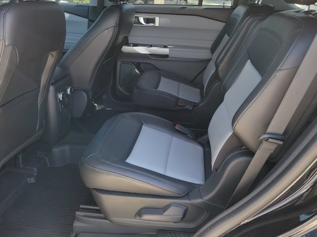 Certified 2023 Ford Explorer XLT w/ Equipment Group 202A AWD/4WD image 8