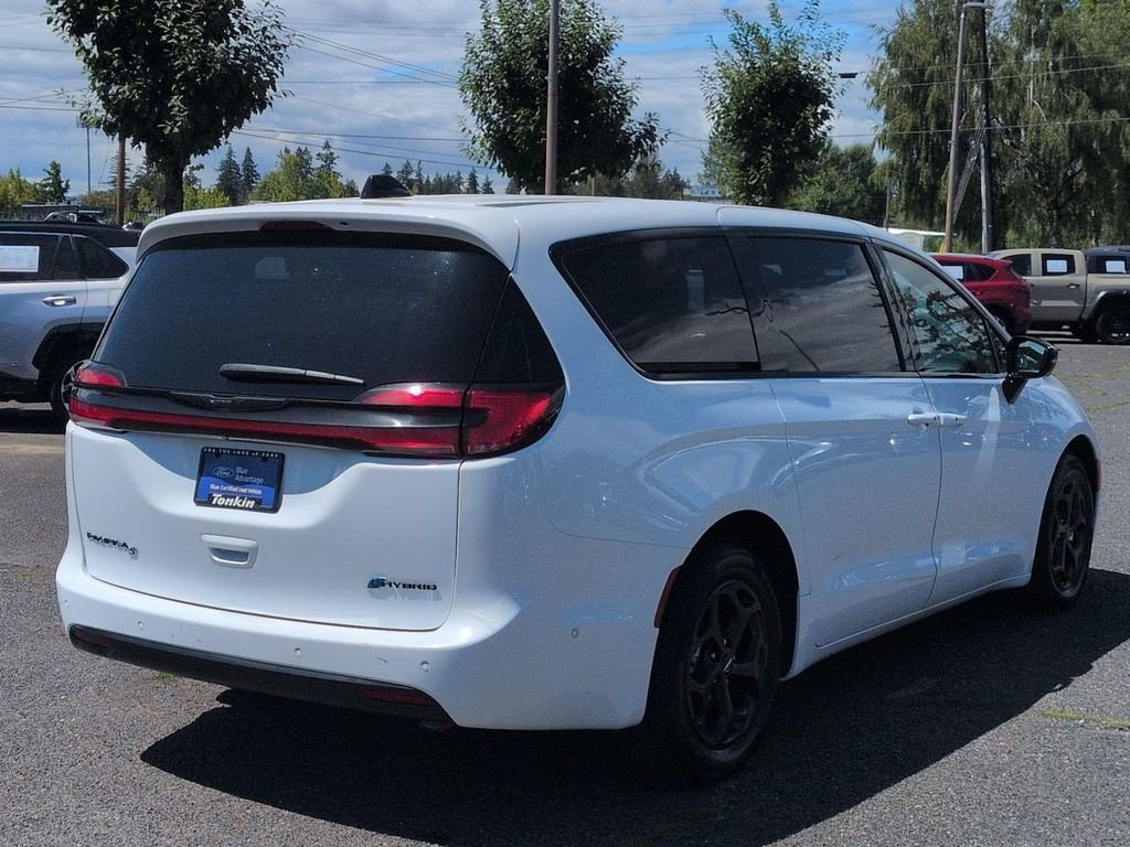 Used 2024 Chrysler Pacifica Limited FWD image 5