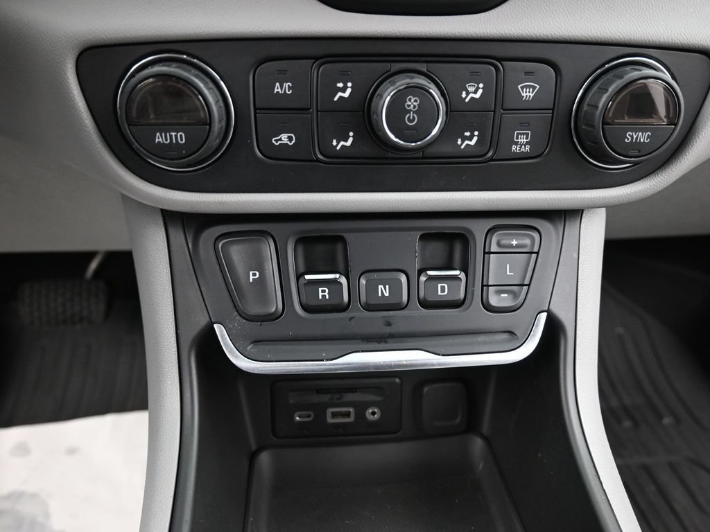 Used 2018 GMC Terrain SLE w/ Driver Convenience Package FWD image 12
