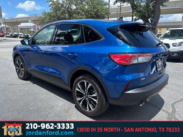 Certified 2022 Ford Escape SE w/ SE Sport Appearance Package FWD image 4