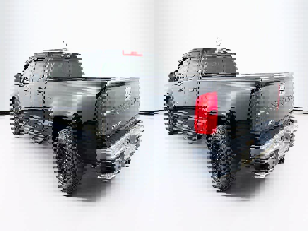 Used 2021 Chevrolet Colorado Z71 w/ Z71 Midnight Edition image 3