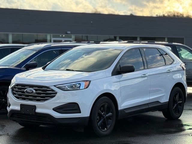 Certified 2021 Ford Edge SE image 3