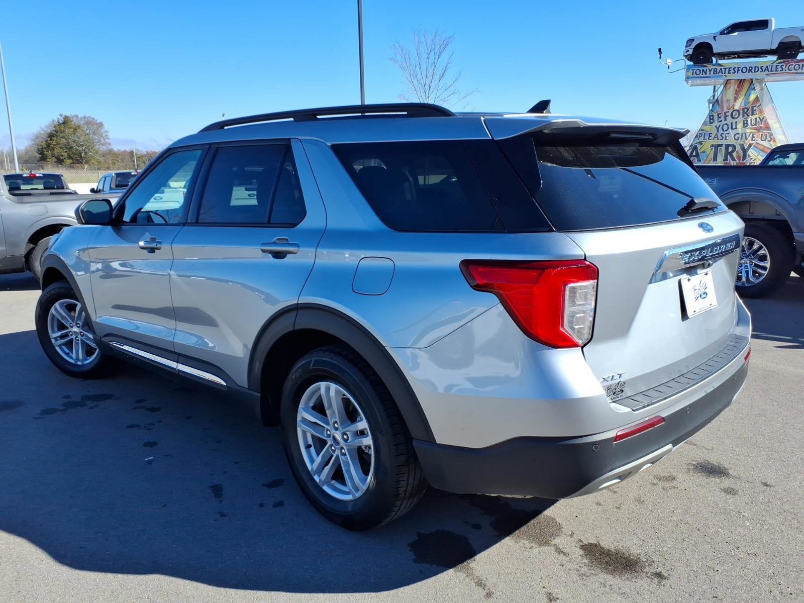 Certified 2024 Ford Explorer XLT w/ Equipment Group 202A image 3