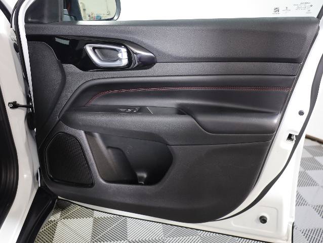 Used 2022 Jeep Compass Trailhawk AWD/4WD image 35