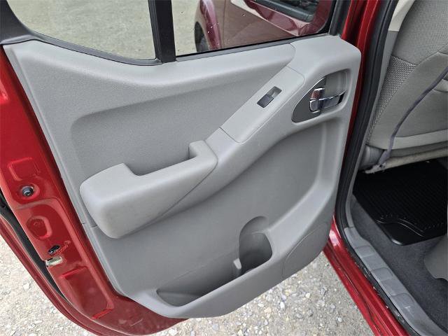 Used 2020 Nissan Frontier SV image 16