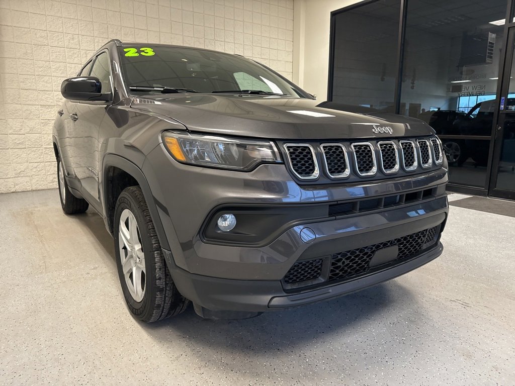 Used 2023 Jeep Compass Latitude w/ Convenience Group image 2