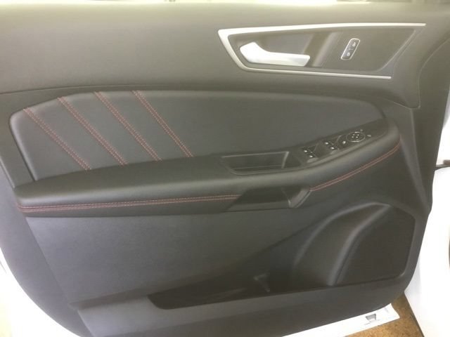 Certified 2024 Ford Edge ST-Line AWD/4WD image 7
