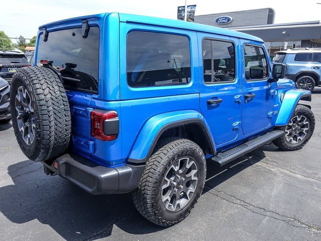 Used 2024 Jeep Wrangler Unlimited Sahara w/ Technology Group AWD/4WD image 10