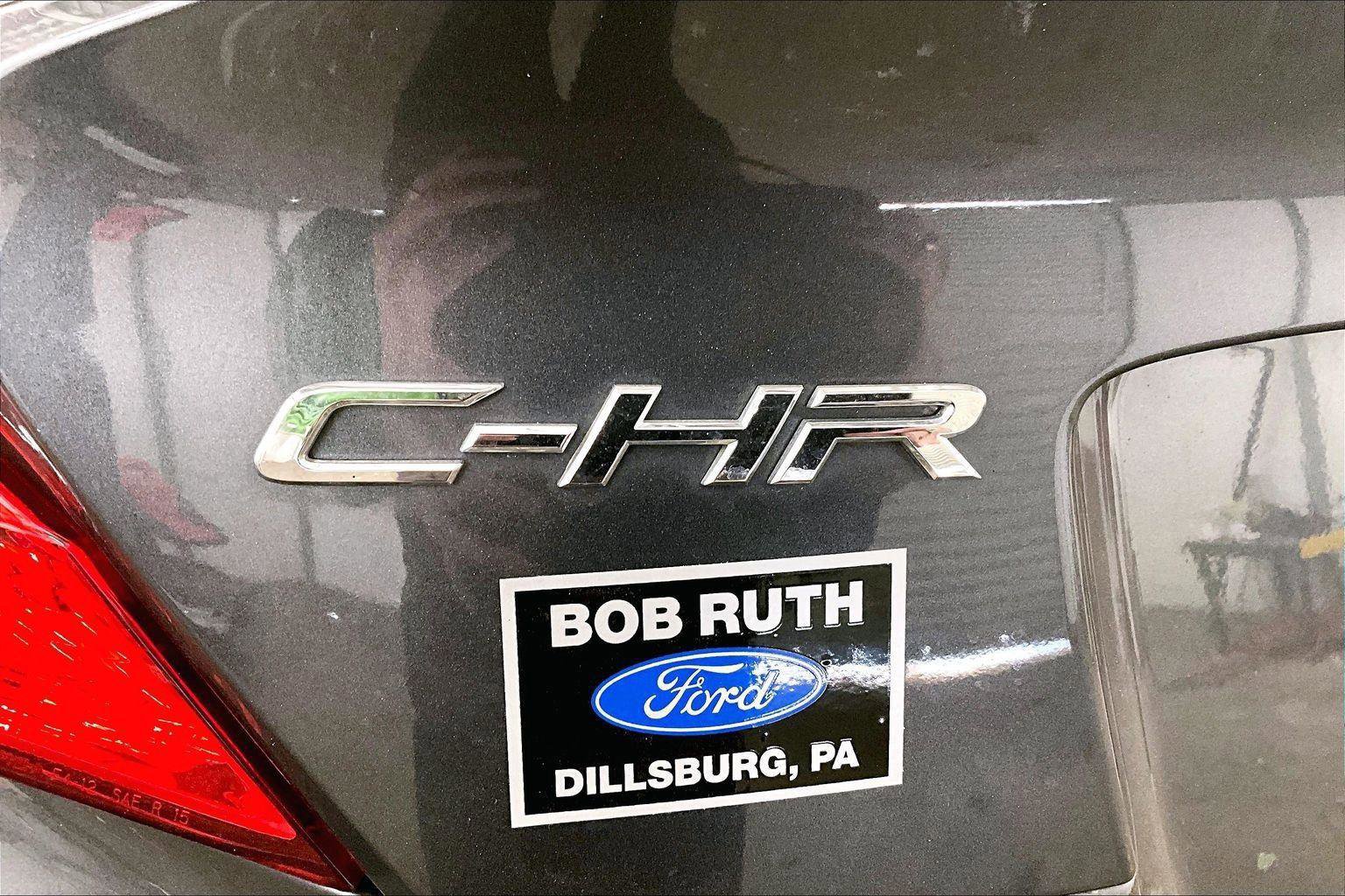 Used 2022 Toyota C-HR XLE image 13