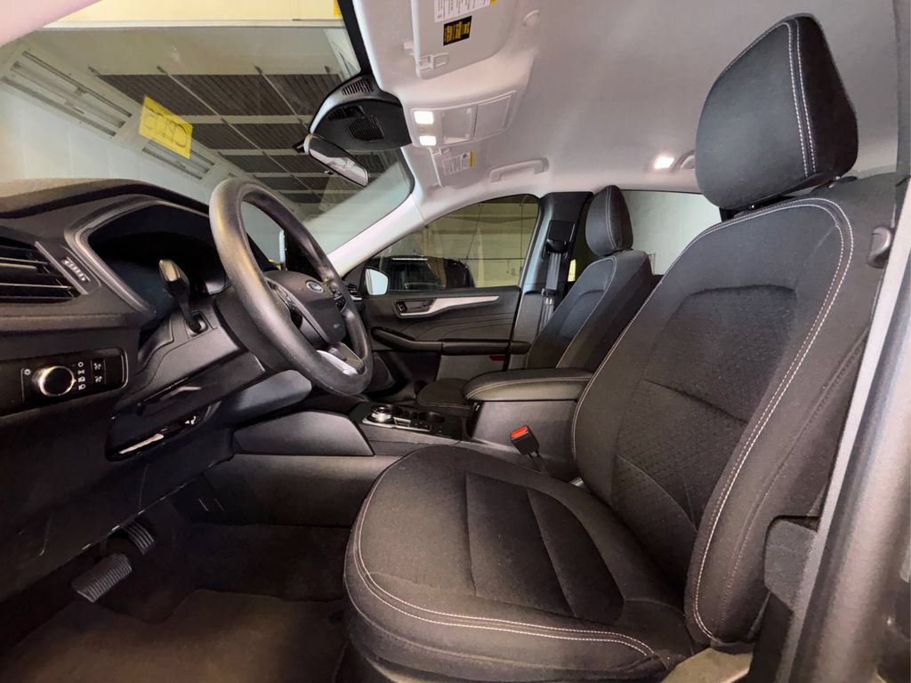 Certified 2025 Ford Escape Active AWD/4WD image 25
