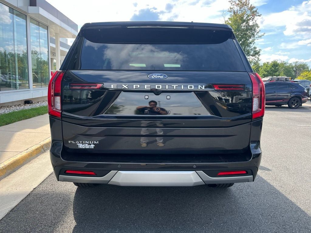 Certified 2025 Ford Expedition Platinum w/ Driver's Package AWD/4WD image 12
