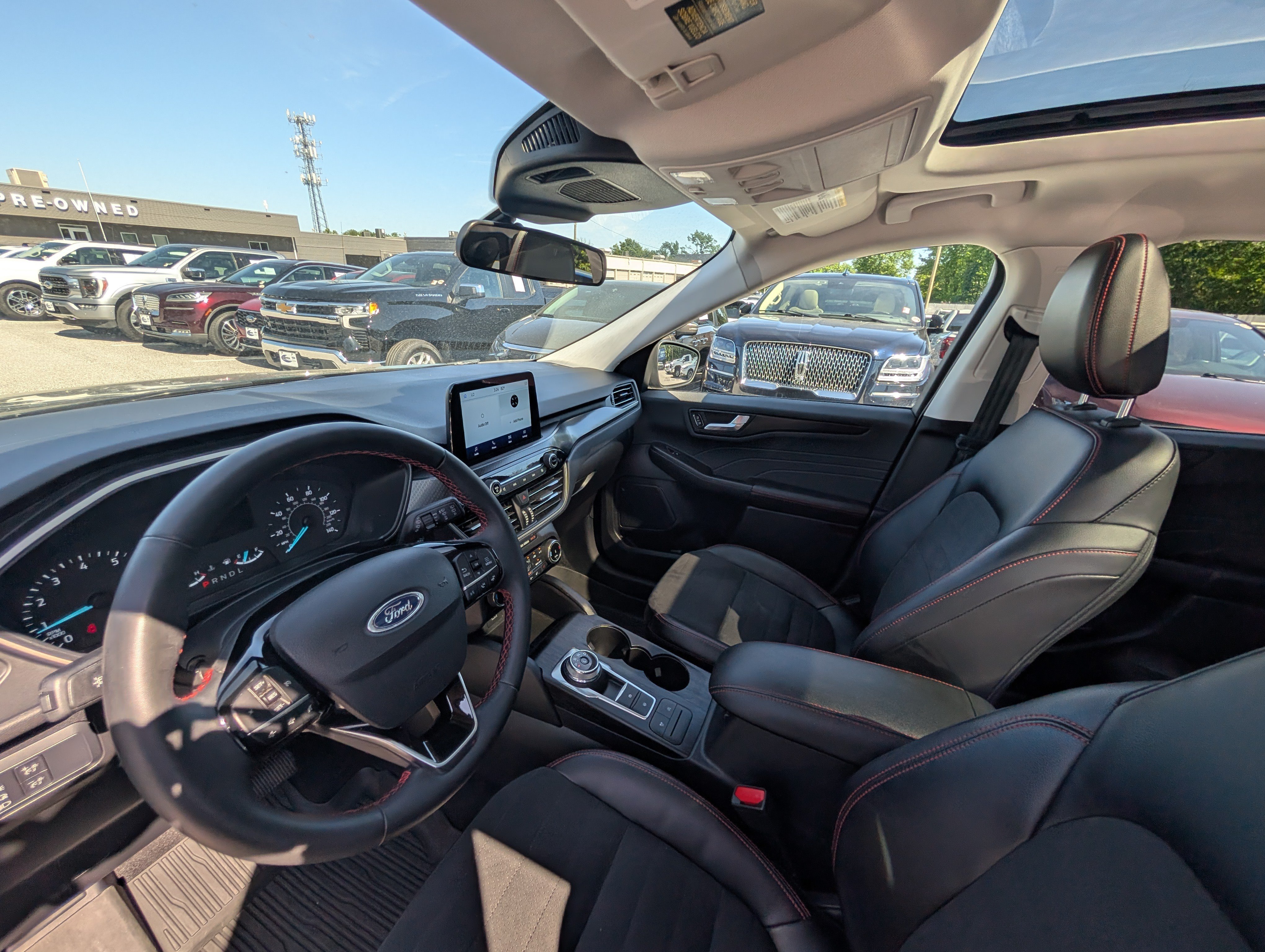Certified 2022 Ford Escape SEL w/ SEL Stealth AWD Package image 17