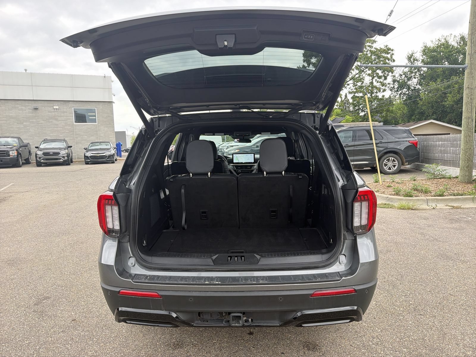 Certified 2025 Ford Explorer ST-Line AWD/4WD image 39