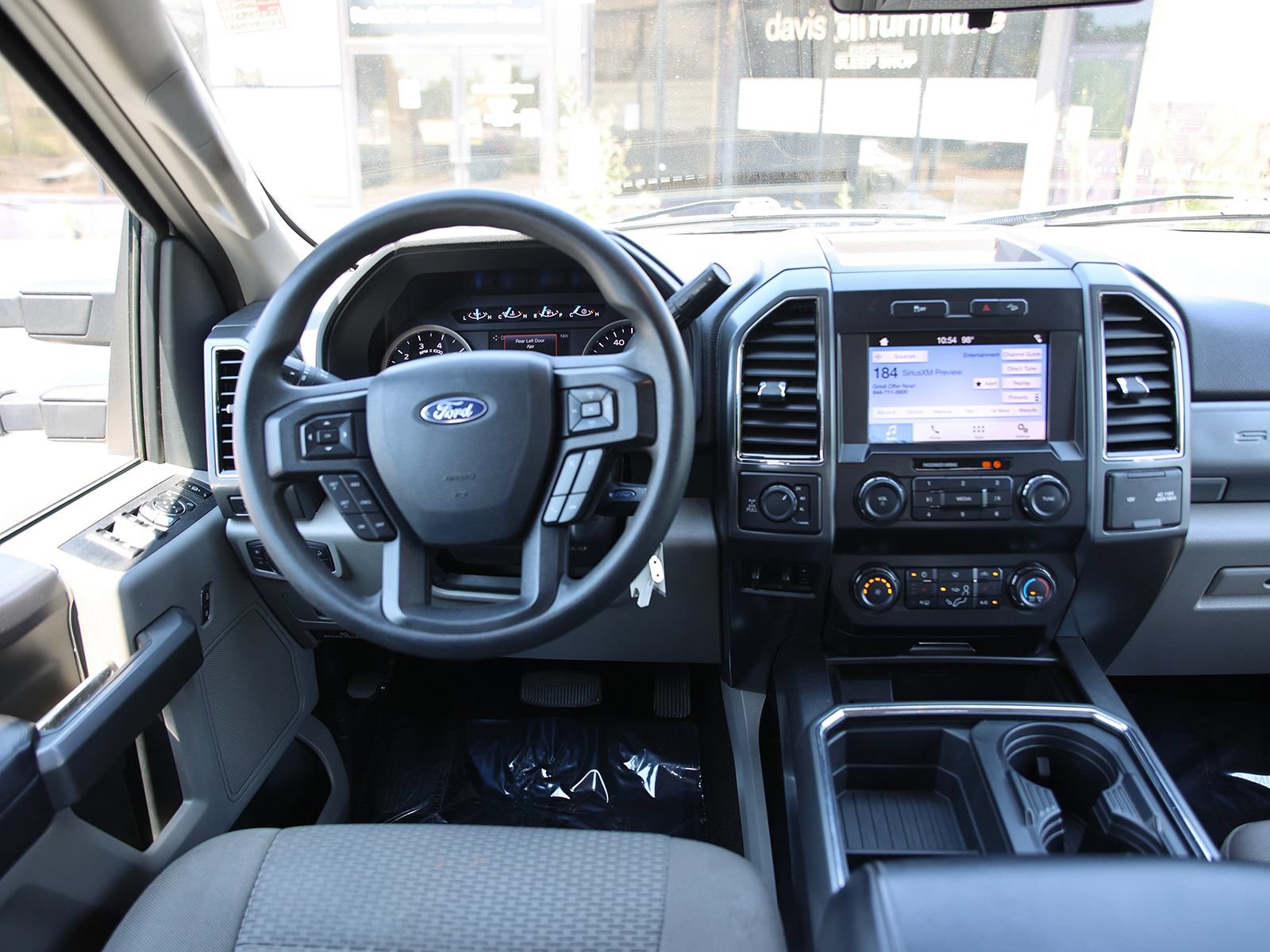 Certified 2019 Ford F250 XLT w/ XLT Premium Package AWD/4WD image 16