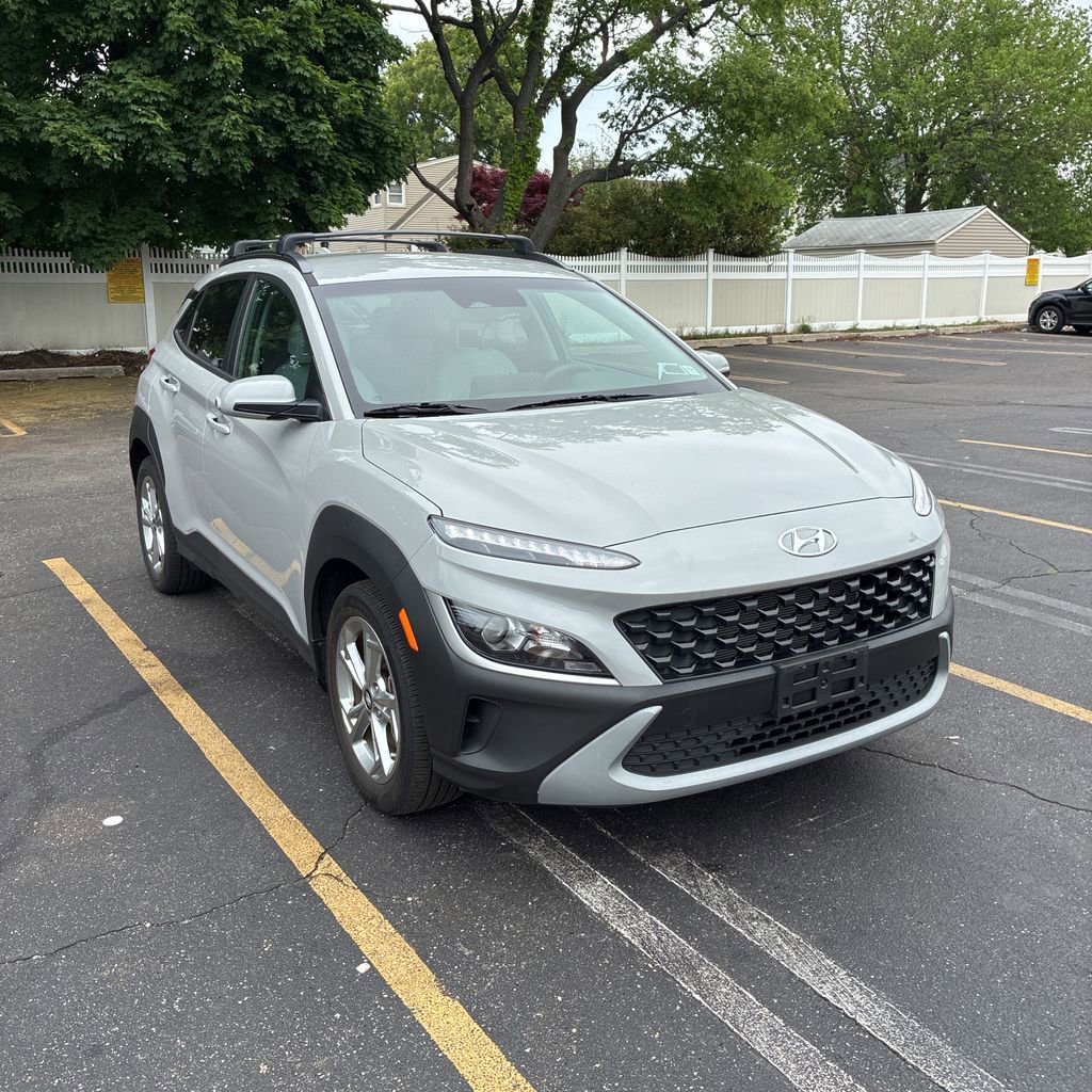 Used 2023 Hyundai Kona SEL AWD/4WD image 3