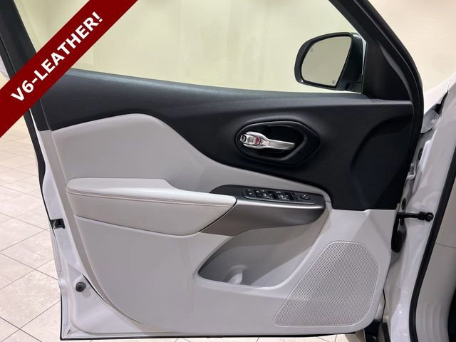 Used 2020 Jeep Cherokee Latitude Lux w/ Comfort/Convenience Group image 20