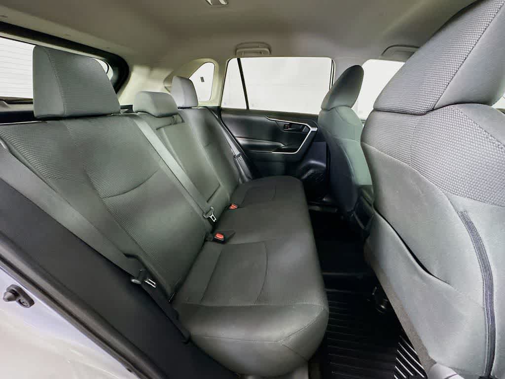 Used 2019 Toyota RAV4 LE FWD image 31