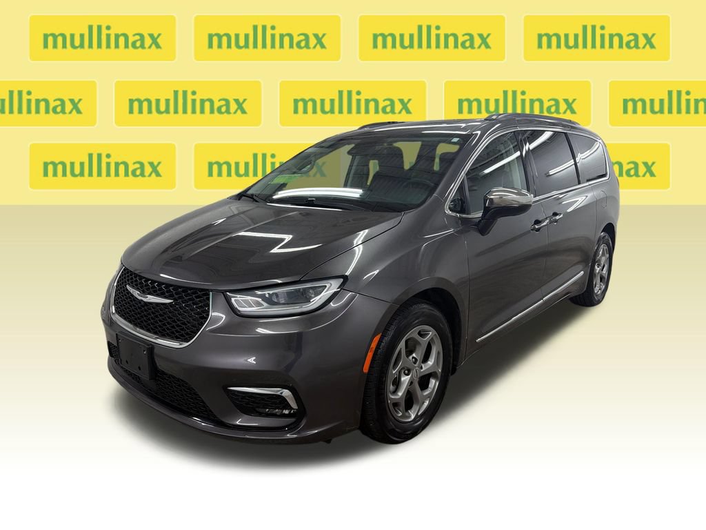 Used 2023 Chrysler Pacifica Limited FWD image 15
