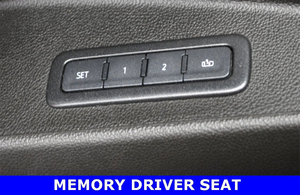 Used 2020 Chevrolet Suburban Premier image 19