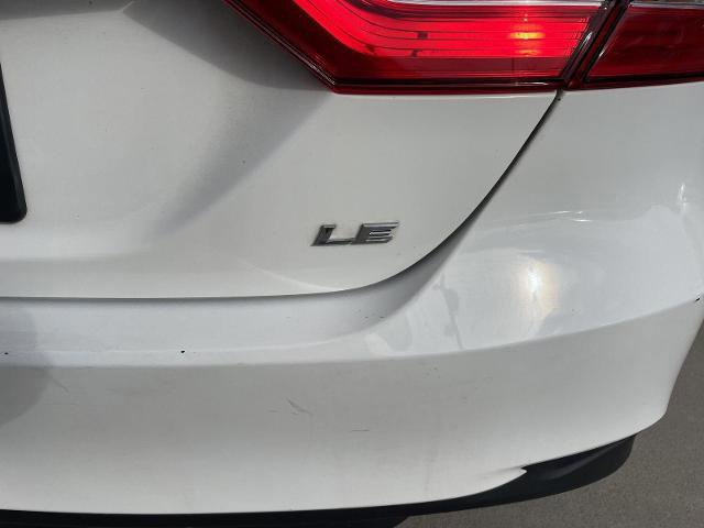 Used 2018 Toyota Camry LE image 34