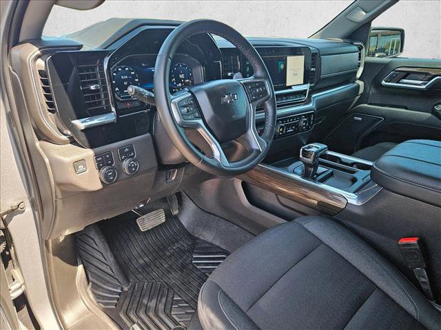 Used 2024 Chevrolet Silverado 1500 LT Trail Boss w/ Convenience Package II image 10