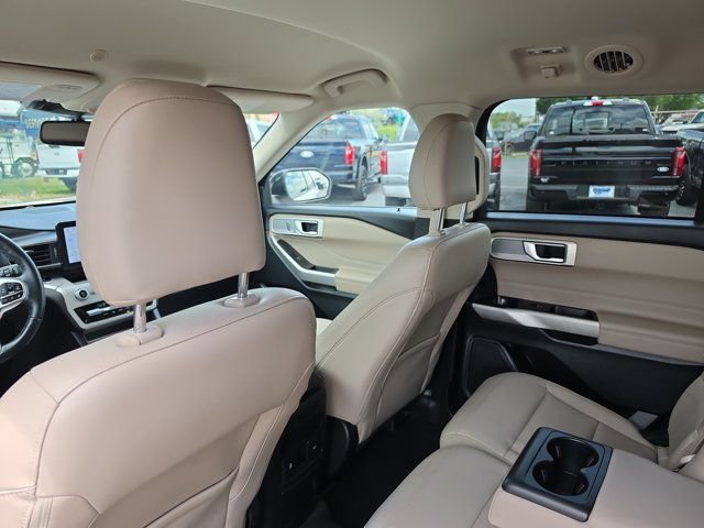 Certified 2023 Ford Explorer XLT w/ Equipment Group 202A RWD image 15