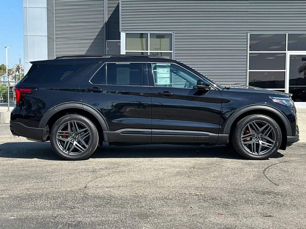 Certified 2025 Ford Explorer ST AWD/4WD image 6
