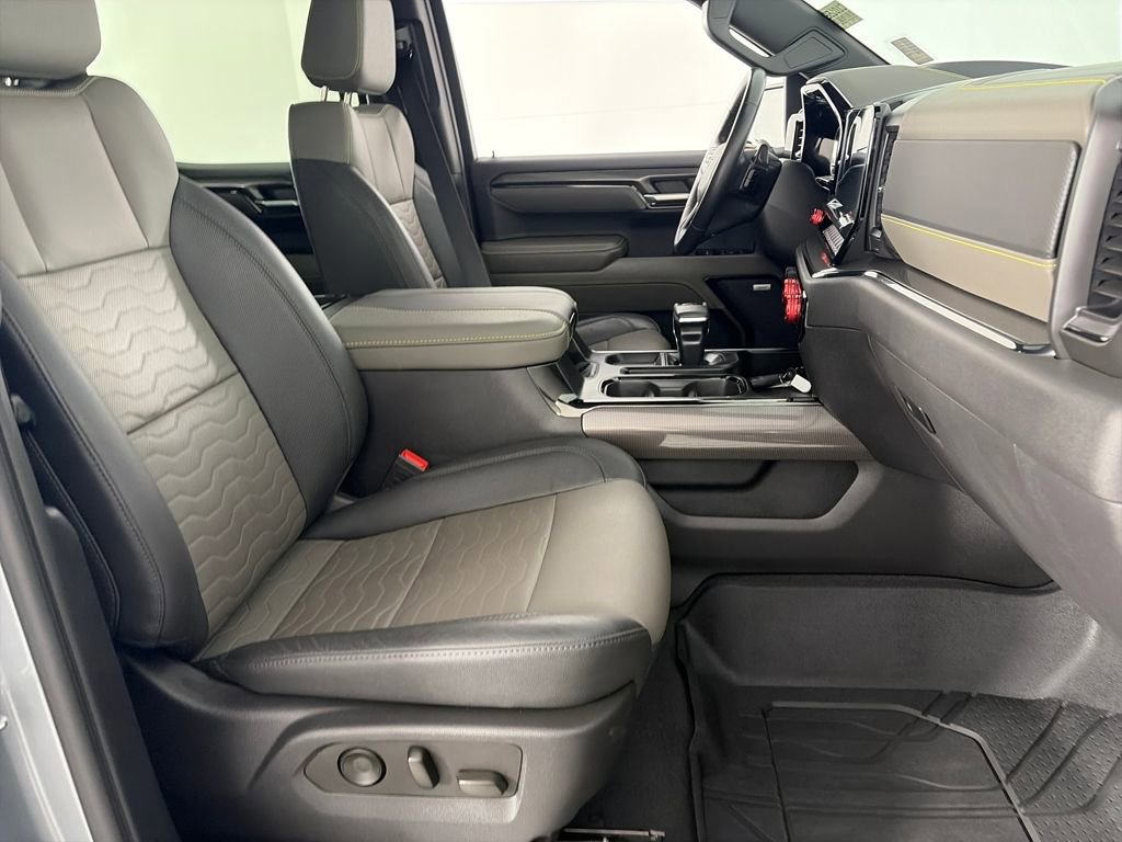 Used 2023 Chevrolet Silverado 1500 ZR2 w/ Technology Package image 31