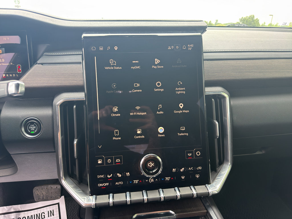 Used 2025 GMC Acadia Denali FWD image 7