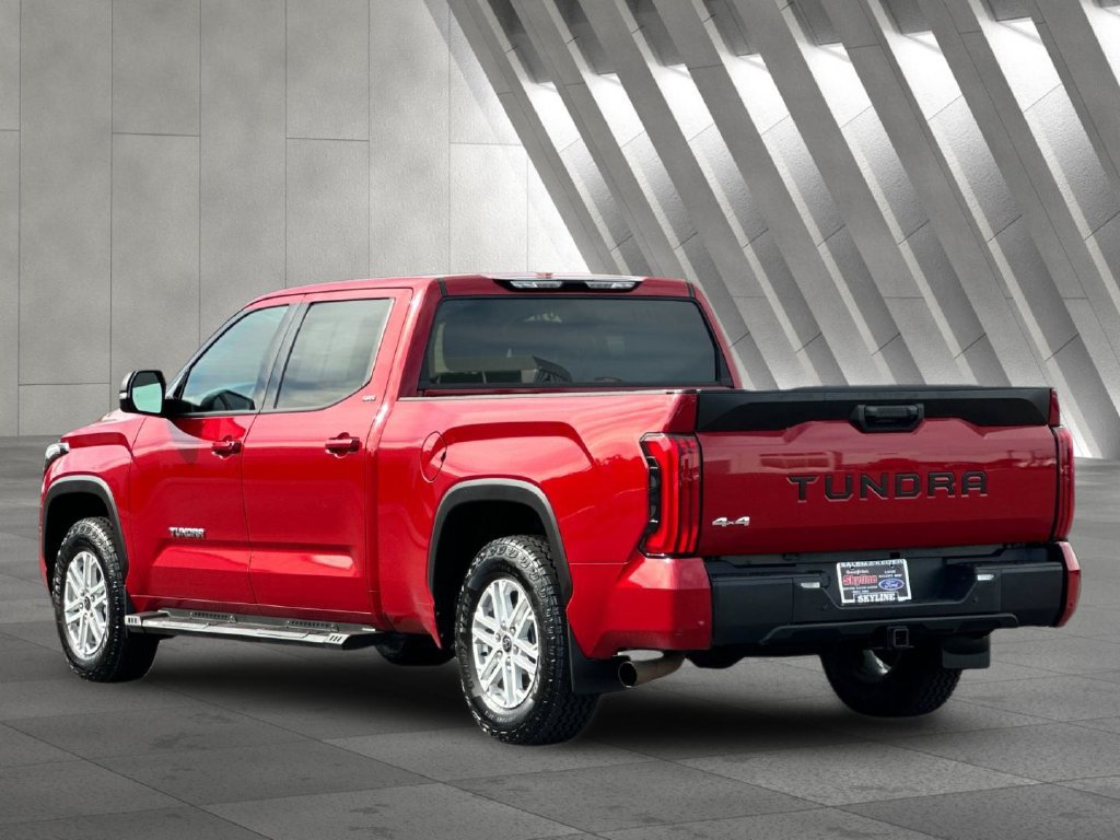 Used 2022 Toyota Tundra SR5 w/ SR5 Premium Package AWD/4WD image 5