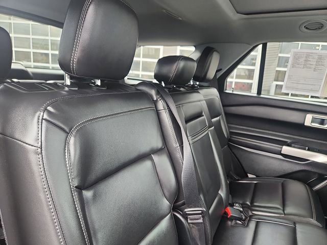 Certified 2023 Ford Explorer XLT w/ Equipment Group 202A AWD/4WD image 30