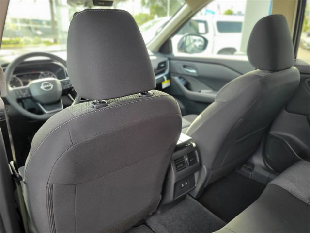 Used 2026 Nissan Rogue SV image 10