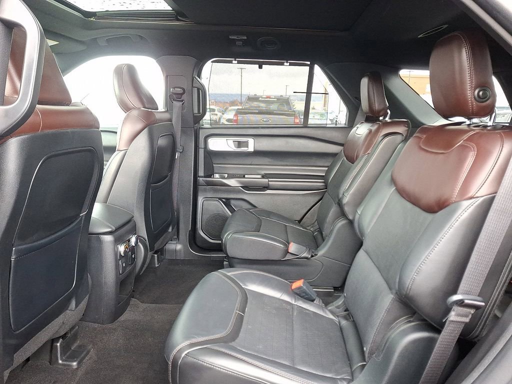 Certified 2020 Ford Explorer Platinum w/ Premium Technology Package image 10