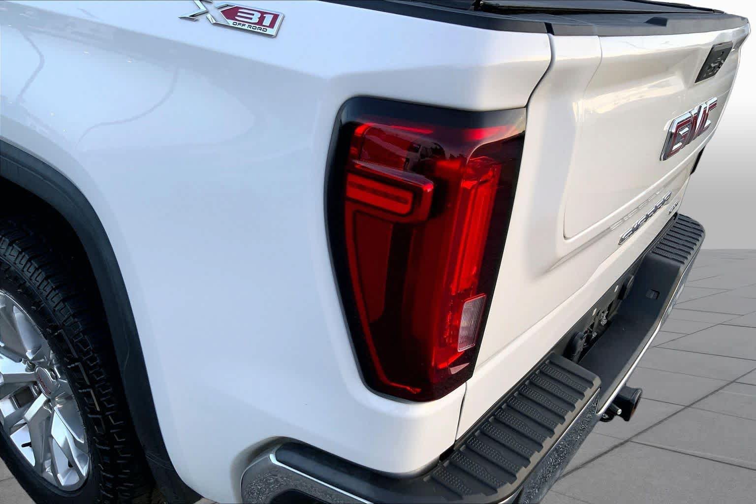 Used 2020 GMC Sierra 1500 SLT w/ SLT Premium Package AWD/4WD image 27