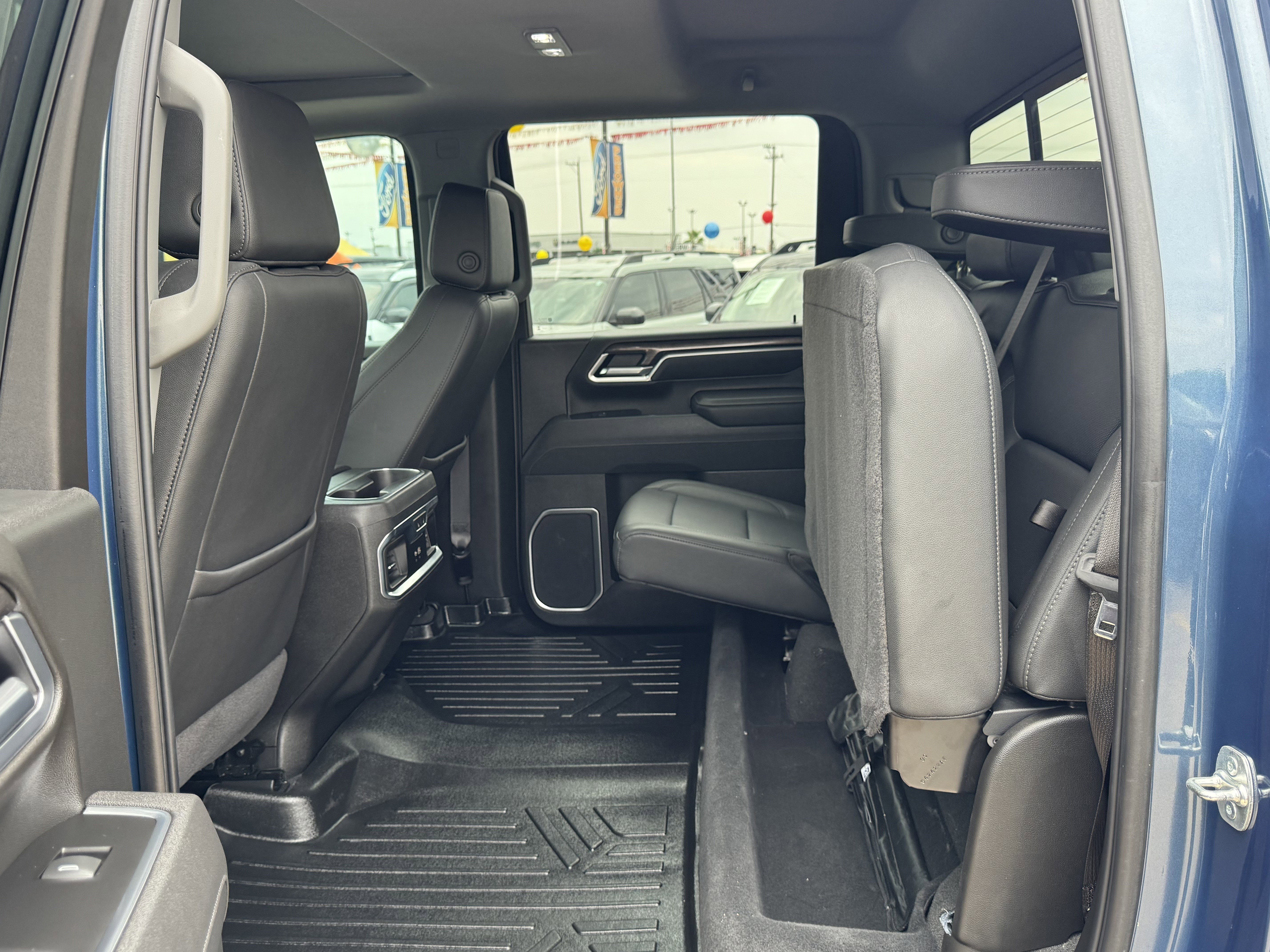 Used 2025 Chevrolet Silverado 2500 LTZ w/ LTZ Plus Package image 17