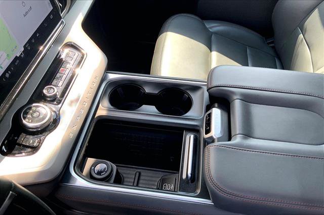 Certified 2025 Ford Expedition Active AWD/4WD image 17
