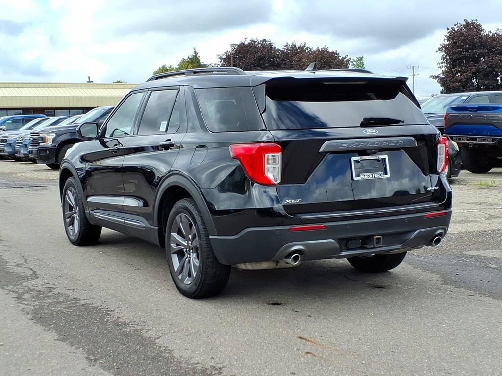Certified 2023 Ford Explorer XLT w/ Equipment Group 202A AWD/4WD image 3