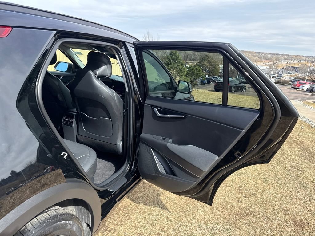 Used 2023 Kia Niro EX image 21
