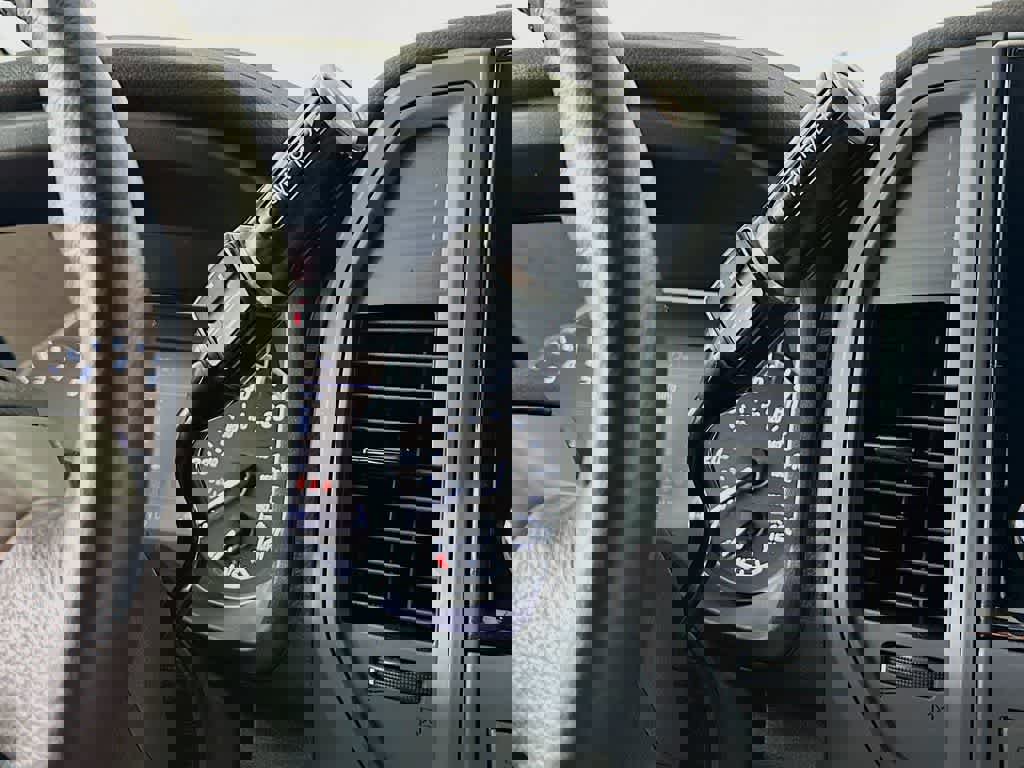 Used 2024 Nissan Titan SV w/ SV Convenience Package image 22