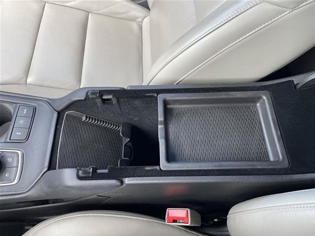 Used 2019 Cadillac XT4 Premium Luxury w/ Enhanced Visibility Package FWD image 33