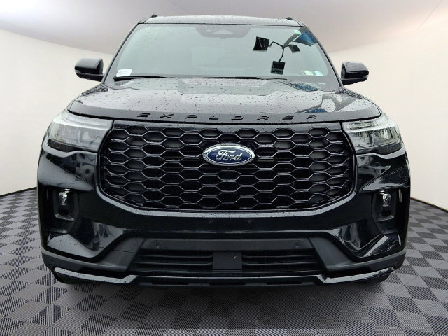 Certified 2025 Ford Explorer ST-Line AWD/4WD image 2