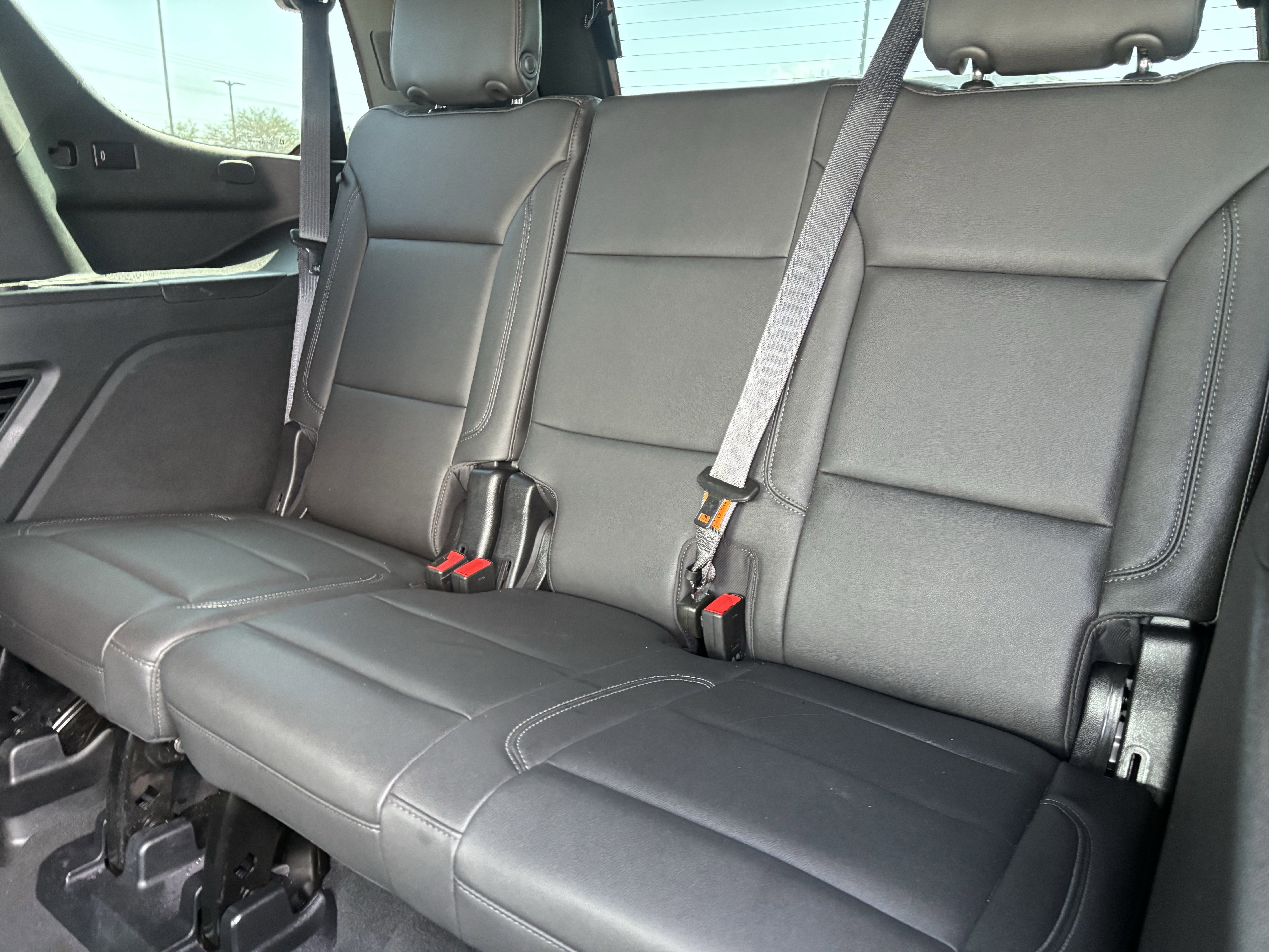 Used 2024 Chevrolet Tahoe Z71 w/ Luxury Package image 19