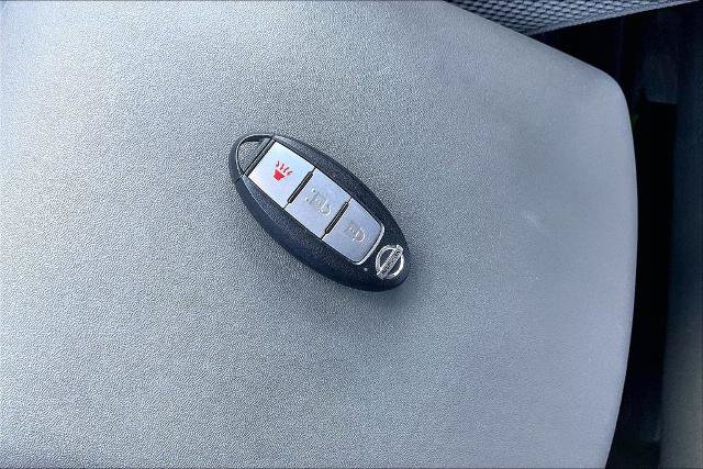 Used 2021 Nissan Frontier SV w/ Midnight Edition Floor Mats AWD/4WD image 11