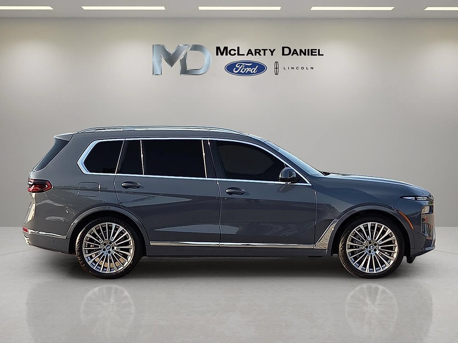 Used 2024 BMW X7 xDrive40i AWD/4WD image 6