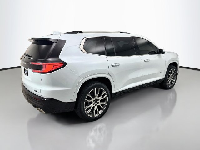 Used 2026 GMC Acadia Denali Ultimate FWD image 7